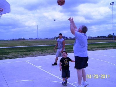 Grandkids-Family Picnic-Mar 2011 098.JPG