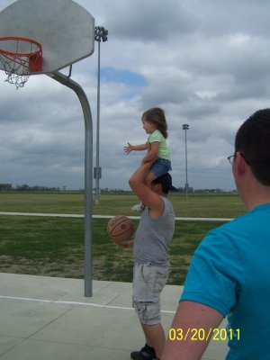 Grandkids-Family Picnic-Mar 2011 120.JPG