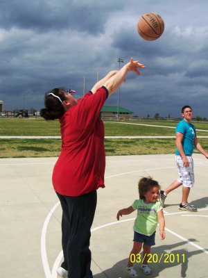 Grandkids-Family Picnic-Mar 2011 127.JPG
