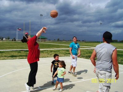 Grandkids-Family Picnic-Mar 2011 129.JPG
