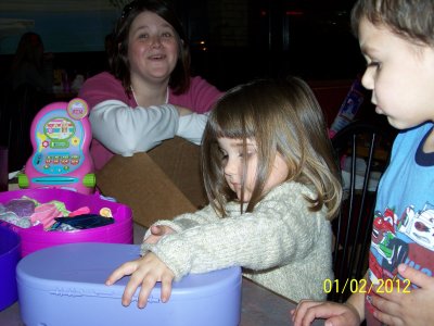 Xmas 2011 & Loreli's Bday 071.JPG