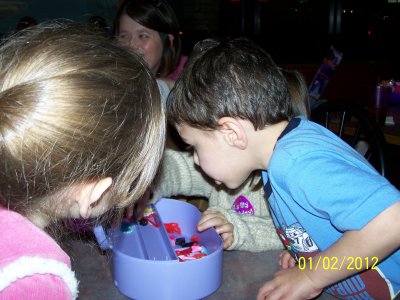 Xmas 2011 & Loreli's Bday 072.JPG