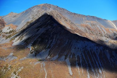 Clouds and Mountains 雲映在山