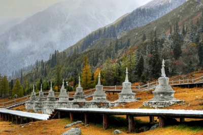 Stupas, Shuangqiao Gully 白塔