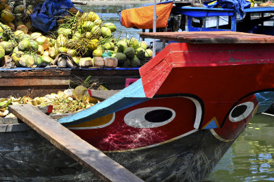 Boat of Fruits