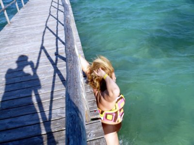 Kim decides to plunge off a pier