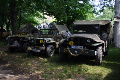 Willys Jeep + Dodge WC 51