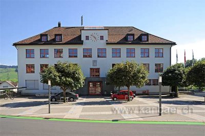Schulhaus (125325)