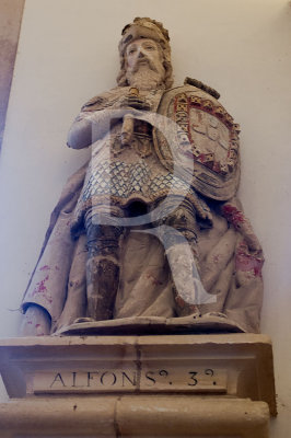 D. Afonso III, em Alcobaça