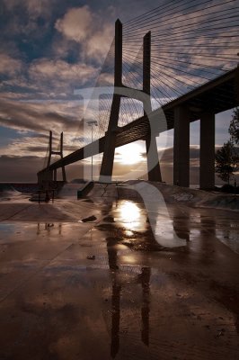 A ponte Vasco da Gama numa manh de dezembro