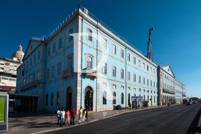 Estao de Santa Apolnia