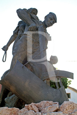Monumento ao Trabalhador Agrcola de Armando Ferreira