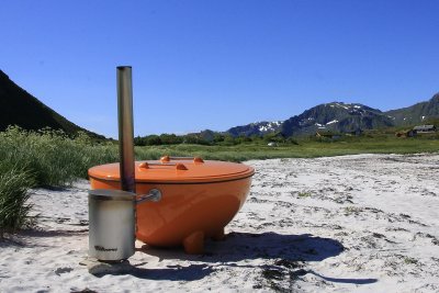 Bath-tub on the beach.jpg