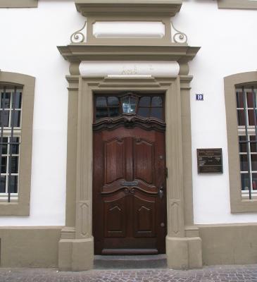 Main door to Karl Marx' birthplace.jpg