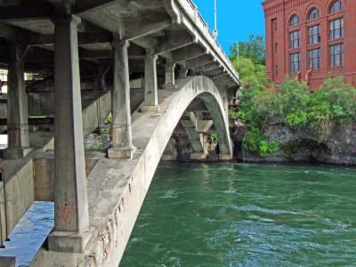 Under the Post St Bridge