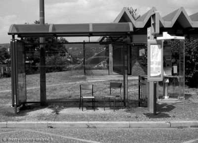 Bus Stop (Verneuil)