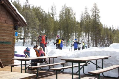 Lots of People out for Spring Cross Country Skiing