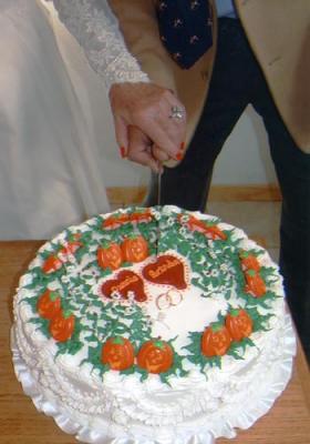 Dennis and Brenda's wedding cake