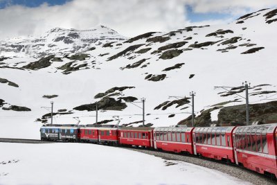 .... and a continuation of the Albula Valley railway line .....