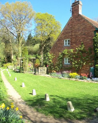 HOPGARDENS COTTAGE