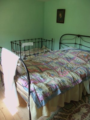 COTTAGE BEDROOM