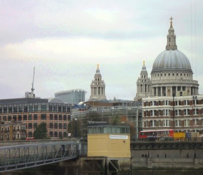 ST PAUL'S CATHEDRAL VIEW