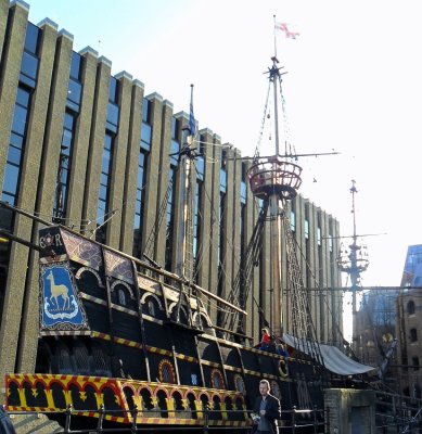 THE GOLDEN HINDE