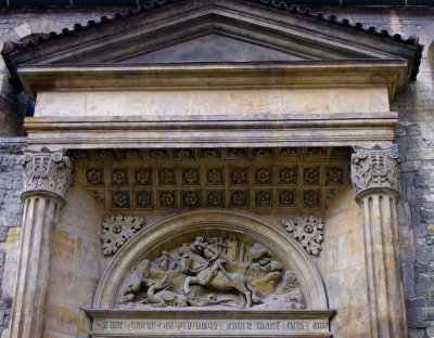 DETAIL ABOVE DOORWAY