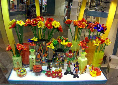 GLASS FLORAL DISPLAY