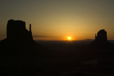 MonumentValley-Sunrise-4.jpg