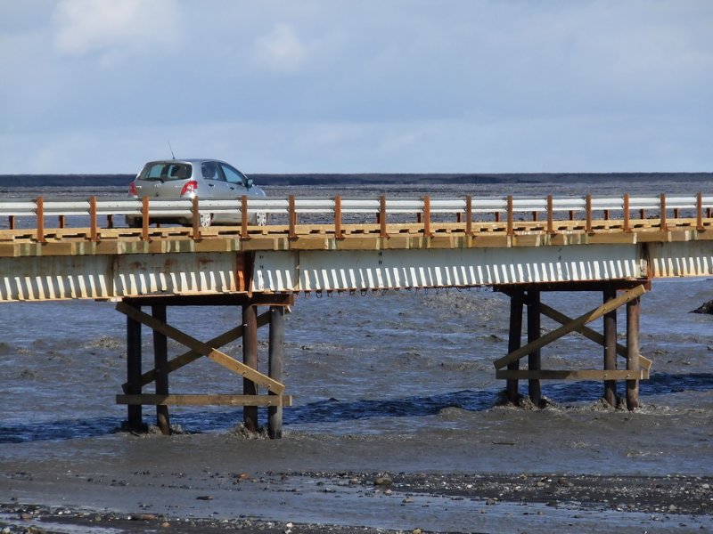 Temporary bridge