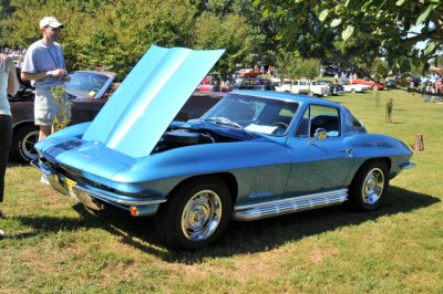 Mid-1960s Chevrolet Corvette Sting Ray coupe