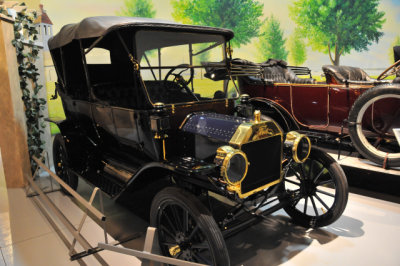 1913 Ford Model T Touring, museum collection, gift of Jonathan and Nancy Griggs of Hershey, PA (*)
