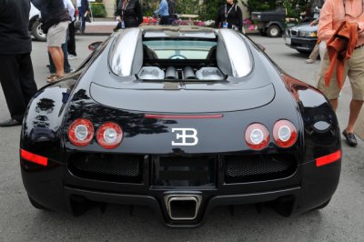 Bugatti Veyron in front of Pebble Beach Lodge, August 2008 (2946)