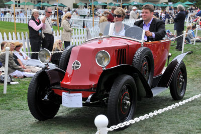 1924 Renault Labourdette Skiff, owned by Dick DeLuna, Woodside, Calif., at 2010 Pebble Beach Concours d'Elegance. (3991)