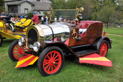 1926 Ford Model T customized to resemble the car in 1968 movie Chitty Chitty Bang Bang (0454)
