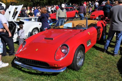 1961 Ferrari 250 GT California replica from movie Ferris Bueller (2634)