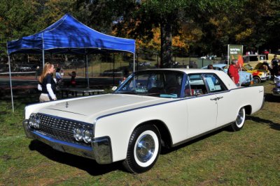 1962 Lincoln Continental 4-door sedan, Peoples Choice awardee (2664)