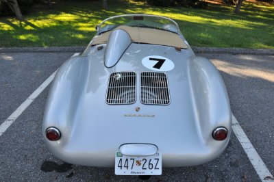 Porsche 550 Spyder replica, in parking lot (2779)