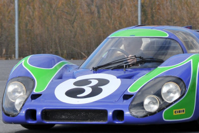 Vic Elford drives Fred Simeone's 1970 Porsche 917LH in parking lot of Simeone Automotive Museum, Philadelphia (6421)