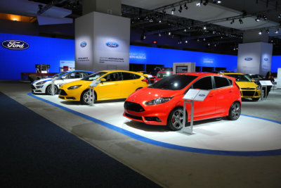 2013 Ford Fiesta ST Concept, right, and 2013 Ford Focus ST (0924)