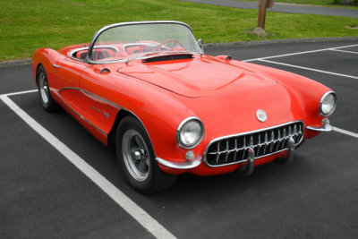 1950s Chevrolet Corvette, a spectators car (3944)