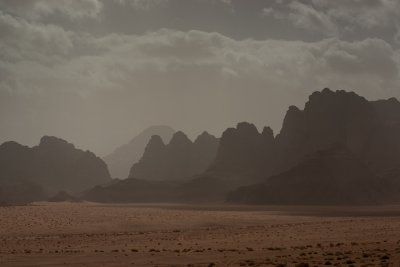 Whirlwind on Wadi-rum desert -  Tourbillons sur le  désert du Wadi-rum