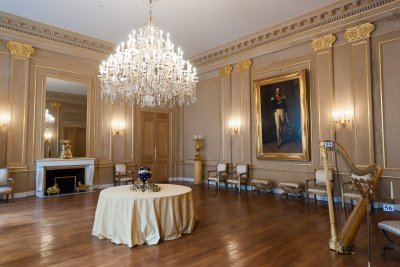 Le Salon aux Pilastres