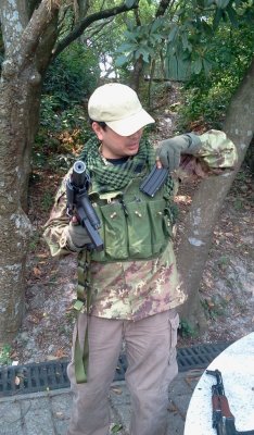 Proper holding of magazines as demonstrated by One-Zero