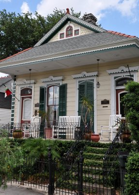 NOLA - Algiers Point Walkabout