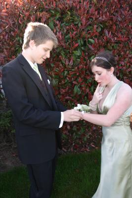 2006_04-22_Andy_Sr_Prom_075.jpg