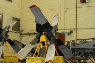 18-c130props.jpg