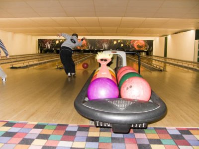 William bowls and Dammit selects her ball