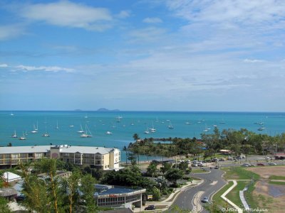 Airlie beach by day